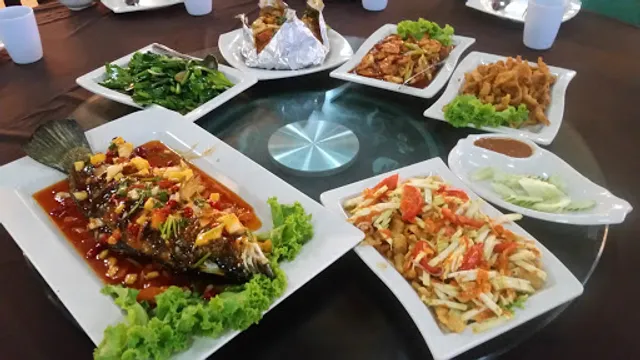 Kahfi Tomyam Seafood