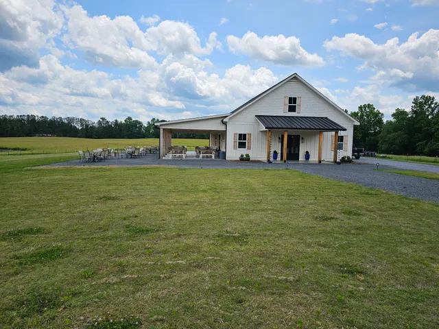 Paris Mountain Vineyards
