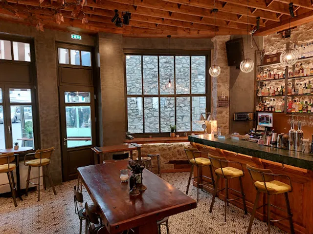 R4 all day espresso bar