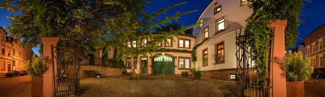 "Wohnen auf Zeit" - StadtVilla Neustadt / Temporary accommodation