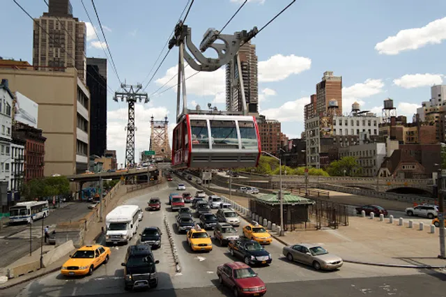 E Main St/Roosevelt Island Tram