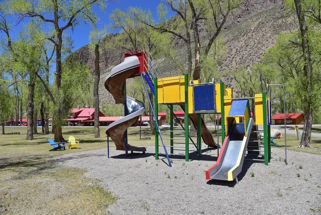 Cottonwood Cove Guest Ranch