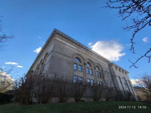 Robbins Library