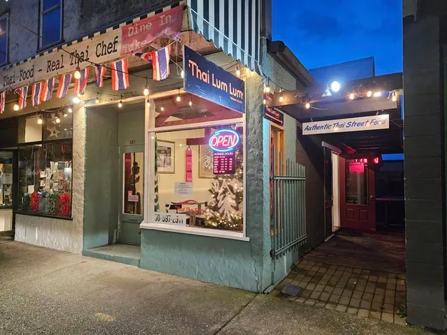 Thai LumLum Restaurant