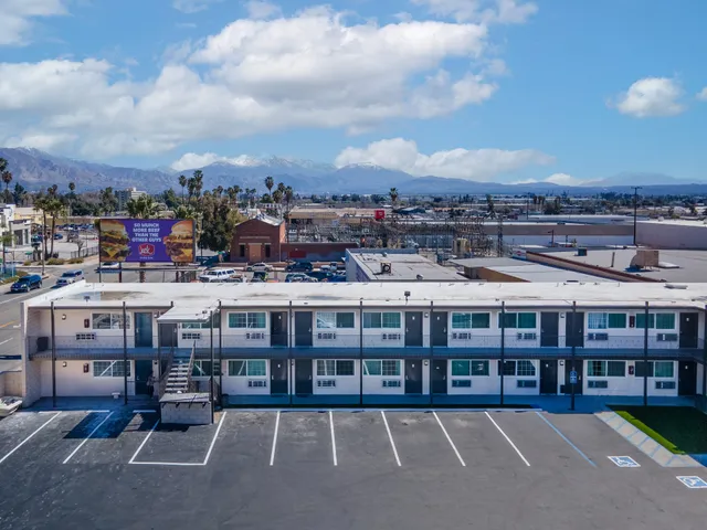 Inland Inn & Suites (Previously Astro Motel)