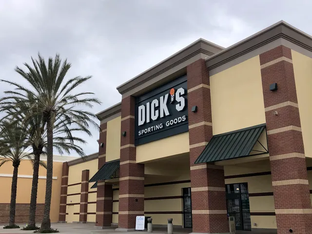 DICK'S Sporting Goods