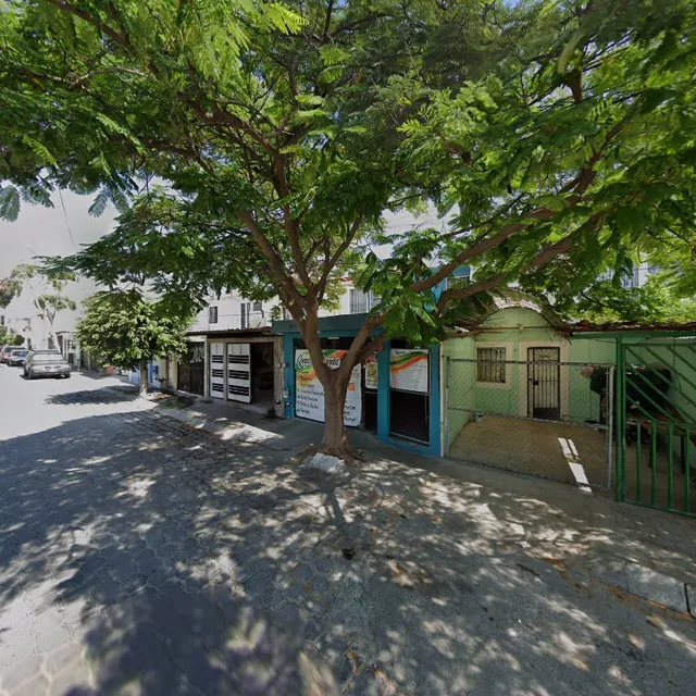 Jugos y Licuados Tellez (Fundadores)