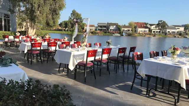 Mistral Restaurant & Bar