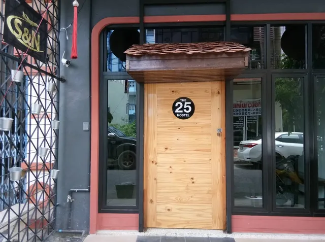 THE 25 HOSTEL