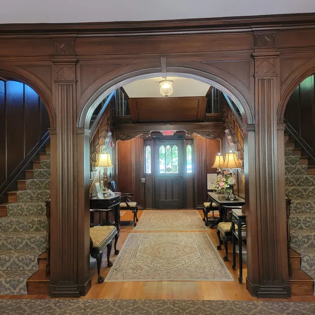 Surrey-Williamson Inn