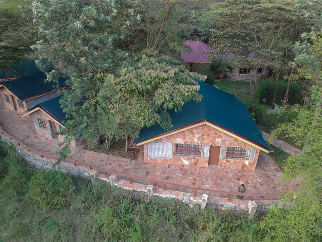 Riverside mara lodge