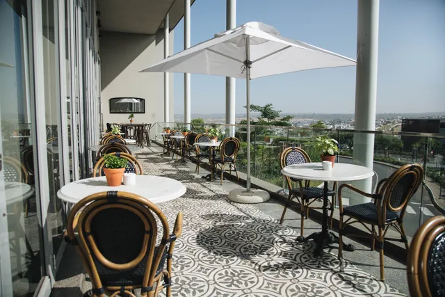 La Parada Waterfall Corner