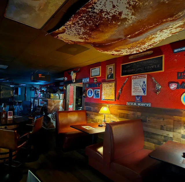 R Country Bar and Grill