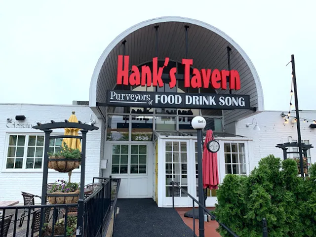 Hank's Tavern