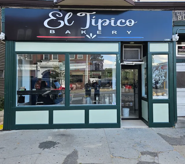 El Tipico Bakery