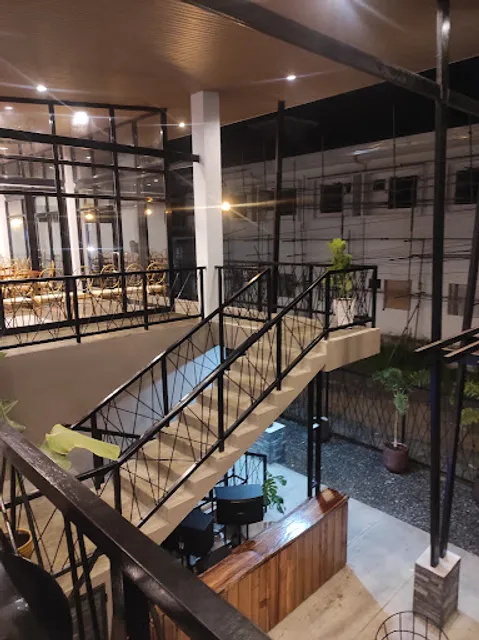 Ariana's Bar and Restaurant