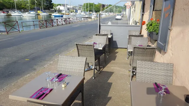 La Marine - Café-Restaurant-Cave