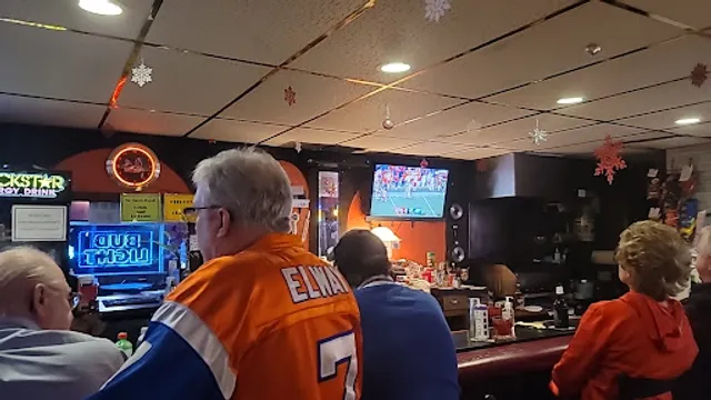 Cocktails Bar & Grill