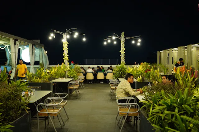 Skydeck - Rooftop Multi Cusin Restaurant