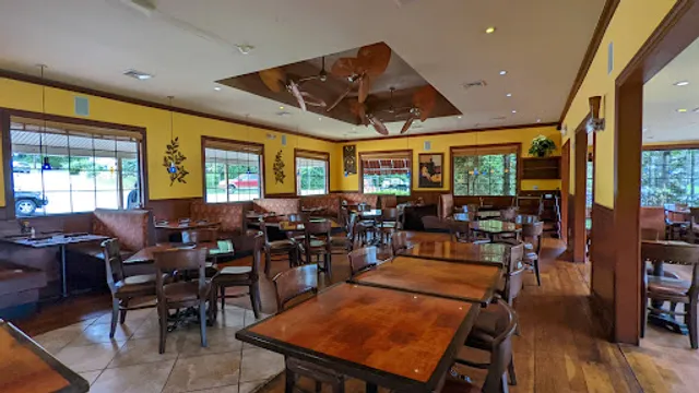 The Carriage House on Culver Lake