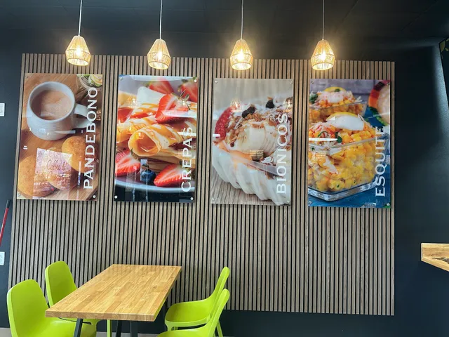 Playa mango and cafe