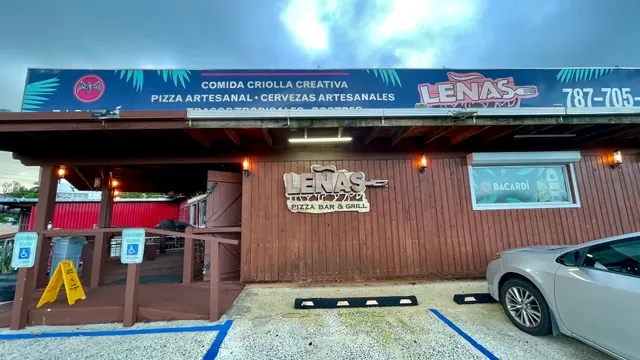 Leñas Pizza Bar and Grill