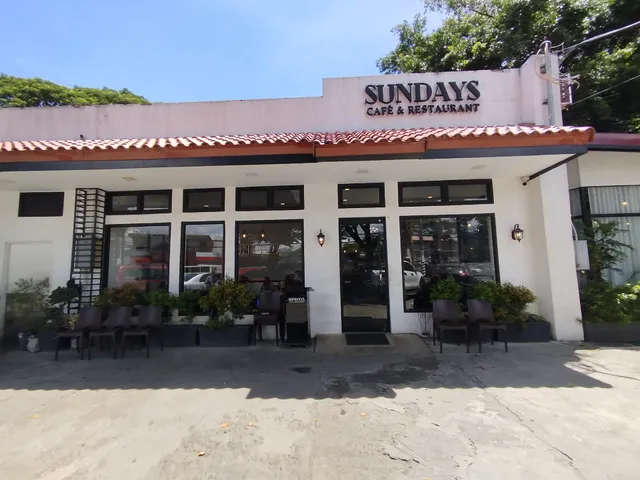 Sundays Cafe and Restaurant