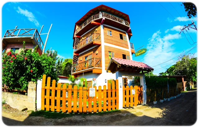 Esperanto B&B Backpacker Surf Hostel