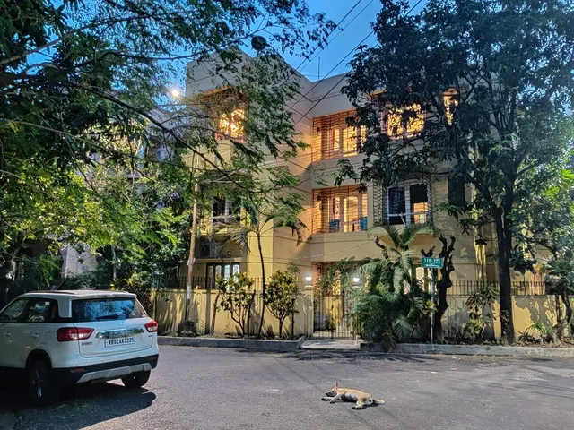 Boi-er Baari (House of Books)