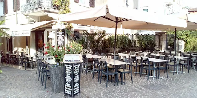 Osteria n.1 The 9th Street (Bar, Ristorante,Colazioni, aperitivi, pranzi di lavoro,cene)