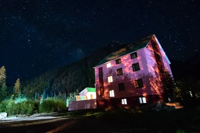 Отель Корона