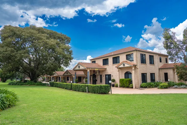 Tuscany On Tor Motor Inn