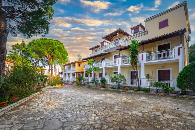 Pyrgaraki Studios and Apartments