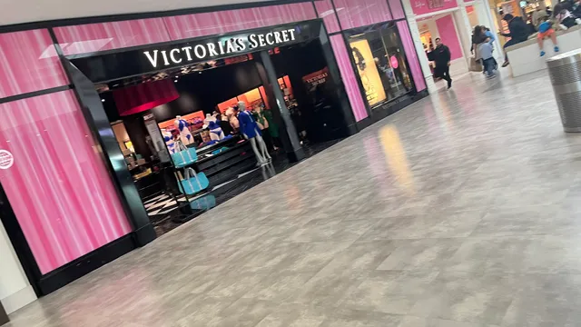 Victoria's Secret & PINK