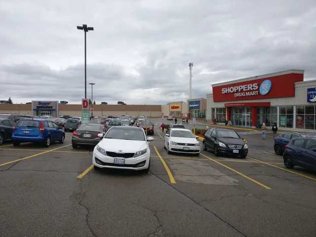 1000 Islands Plaza • Plaza REIT Brockville
