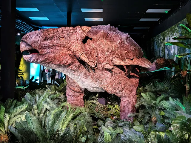 Jurassic World: The Experience