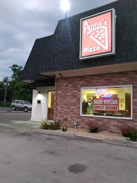 Anna's Pizza