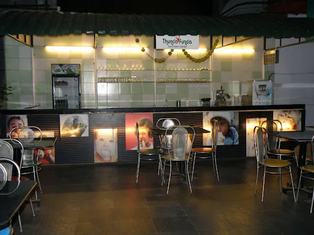 Mirchi Food Mall - Best Veg & Non-Veg Restaurant in Miraj | Family Restaurant | Corporate Dine