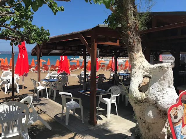 Kantina Bananas beach cafe bar