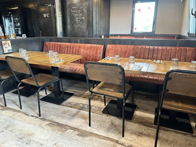 Jordan Tomas - Pizza Mamamia Limonest