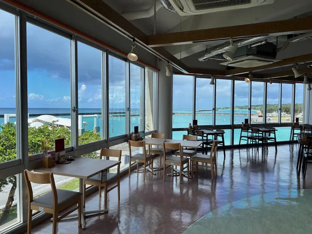 伊江島黒毛和牛と島名物”牛汁”のお店「緋桜精肉店（ひざくらせいにくてん）」