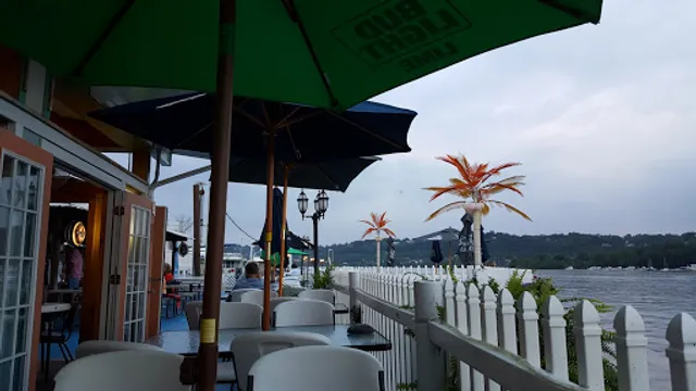 Riverside Marina Bar and Grill