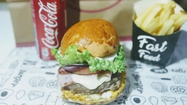 MISTER BURGUER Hambúrgueria Artesanal