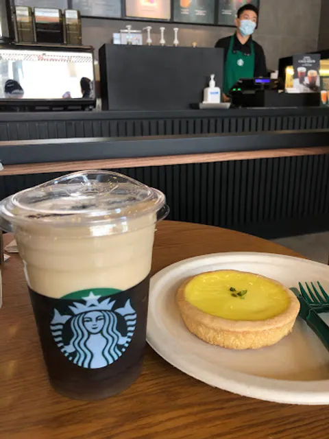 STARBUCKS La Baie Du Noble Shop