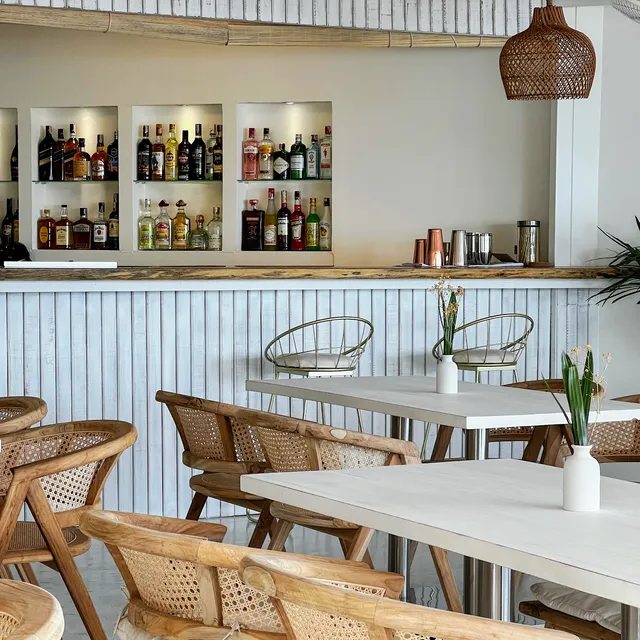 Salt. Seafood restaurant & bar