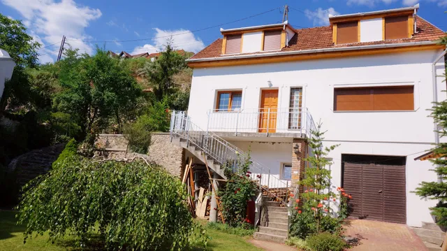 Holló Guesthouse , Vendégház Eger