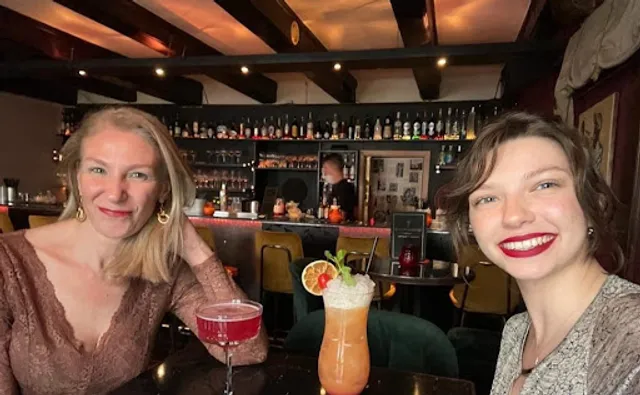 HEMINGWAY'S MUSIC & JAZZ BAR