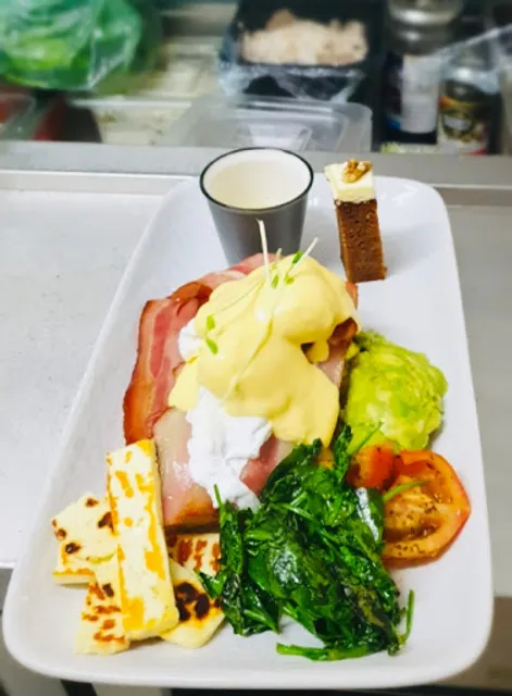 The Hungry Hummingbird Cake Shop /Archie & The Bear Sustainable Cafe