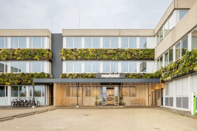 Maxhotel Amsterdam Airport Schiphol - Recently Renovated