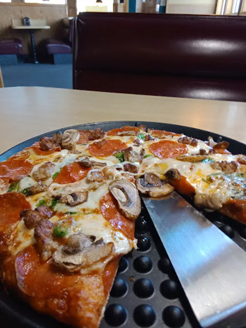 Round Table Pizza